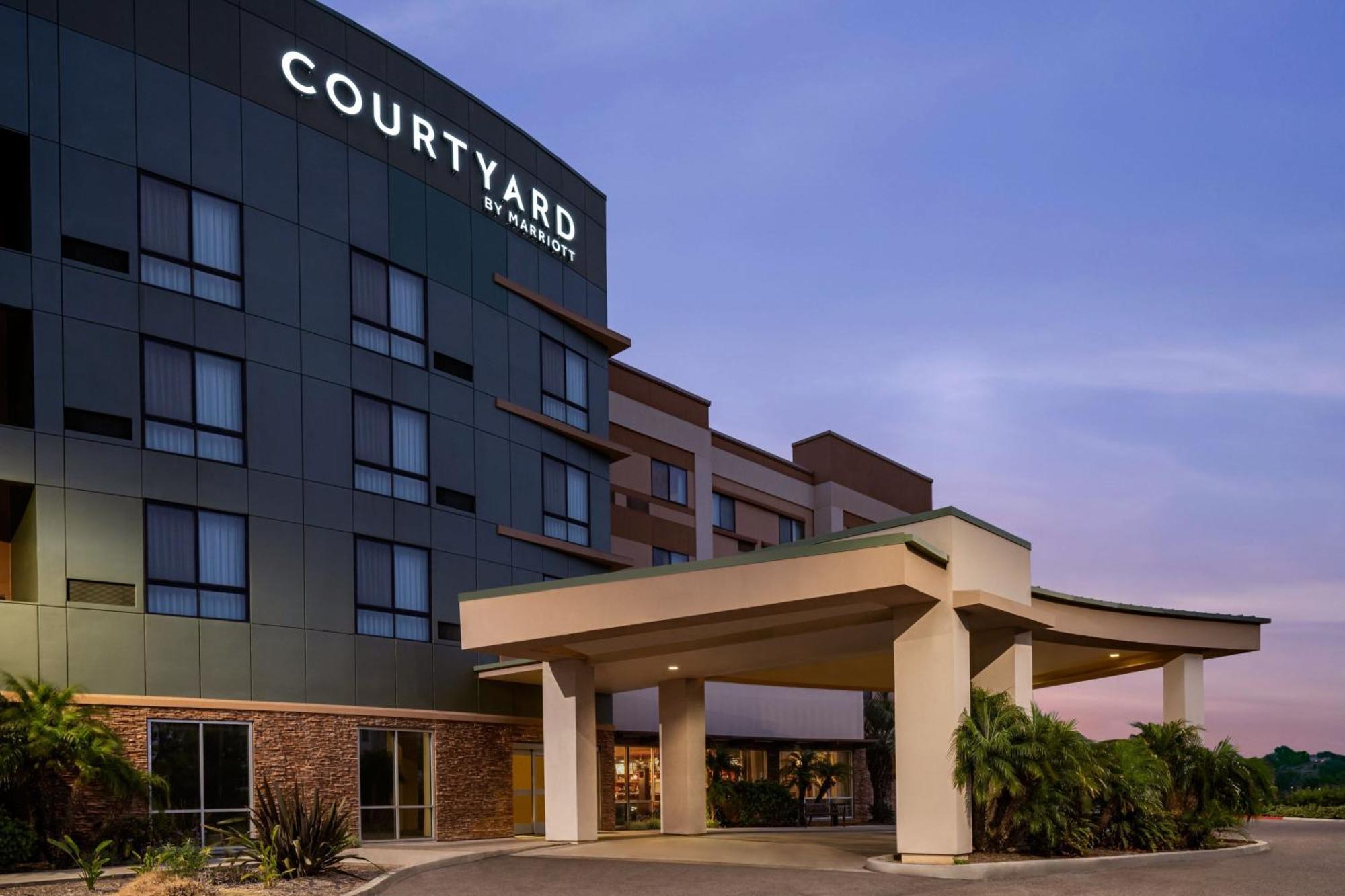 Courtyard By Marriott San Diego Oceanside Exterior foto